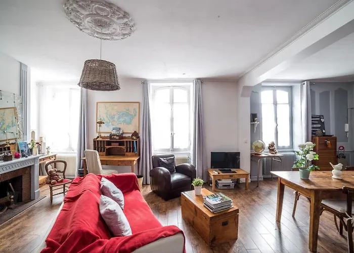 Appartement de charme coeur historique parking privé